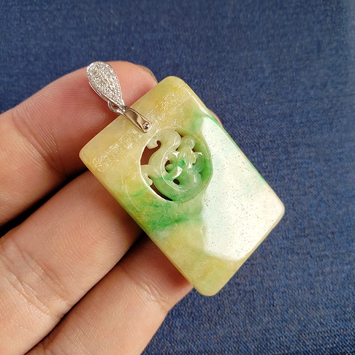 連云港Au750翡翠龍牌吊墜