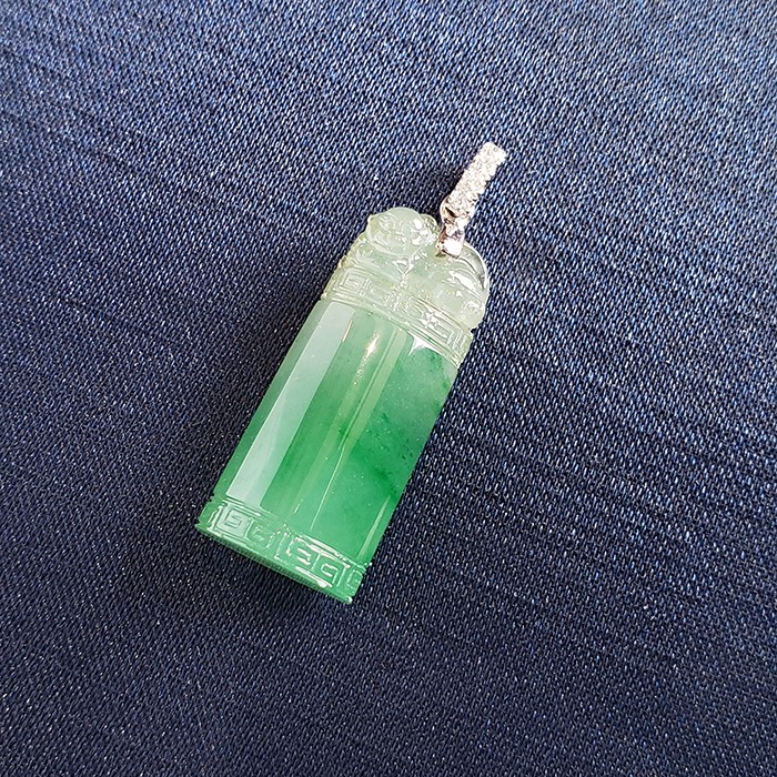 連云港Au750翡翠吊墜
